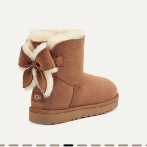 Ugg classic heritage bow boots